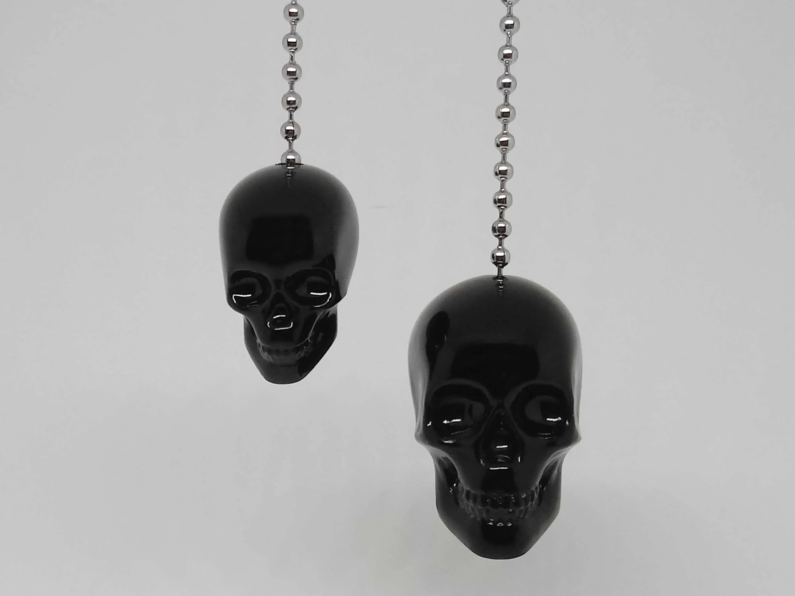 Black Skull Fan Pulls